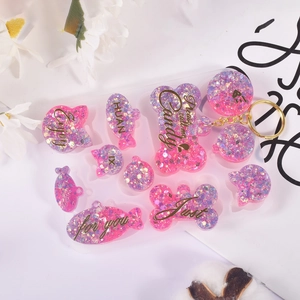 DIY hars huisdier hangers in hart- en botvorm met glitter en gouden belettering