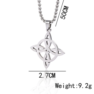 Detail view of Viking Celtic knot necklace with dimensions 50cm chain and 9.2g weight
