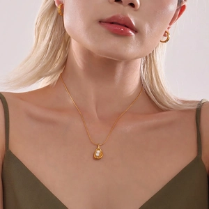 Freshwater Pearl Teardrop Pendant Necklace Stainless Steel 18K Gold Plated Minimalist Elegant Snake Chain For Women