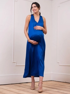 Robe de maternité élégante en satin bleu roi avec col en V et une silhouette trapèze fluide