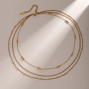 Collier à trois rangs en acier inoxydable plaqué or 18k avec petites perles fines