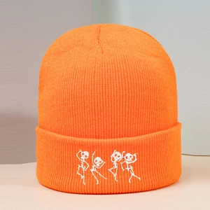 Bonnet en maille côtelée orange avec broderie de squelettes dansants de style urbain