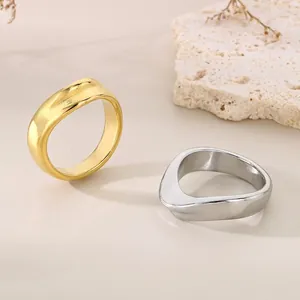 Anello Minimalista Da Donna Design Stropicciato Irregolare Lucido Acciaio Inossidabile Placcato Oro 18K Gioiello Chic