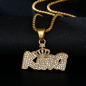 Collier hip hop plaqué or avec pendentif couronne KING serti de cristaux sur chaîne à billes