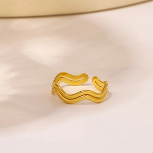 Minimalist gold wavy double-layer open ring with an adjustable geometric design