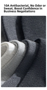 Vista macro della trama in cotone lavorato a maglia di calze antibatteriche in grigio e bianco