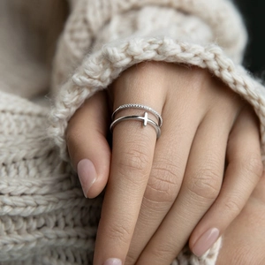 Elegant 925 silver double-layered ring with cross motif and pavé cubic zirconia