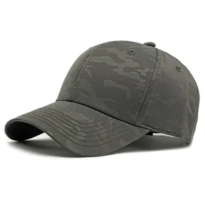 Gorra de béisbol clásica de camuflaje gris oscuro con corona rígida y ojales de ventilación