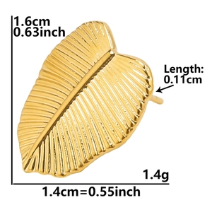 Dettaglio dimensioni orecchini a lobo foglia tropicale in acciaio inox 304 dorato