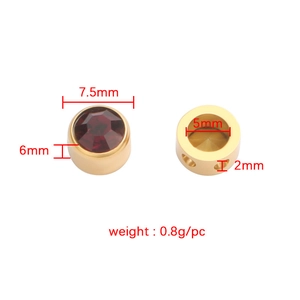 Vue détaillée du pendentif pierre de naissance en acier doré 7,5mm avec rubis et dimensions