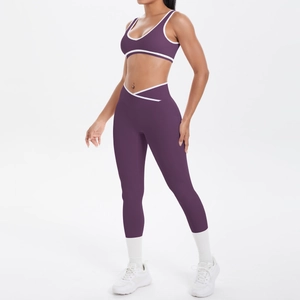 Dunkelviolettes zweiteiliges Yoga-Set mit weißem Kontrastrand und High-Waist-Leggings