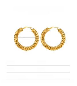 Detailed size specifications for 18K gold-plated stainless steel woven hoop earrings