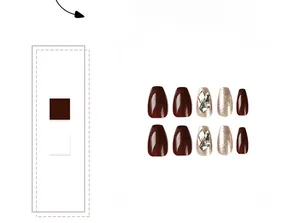 Détail de faux ongles bordeaux et dorés pailletés avec strass géométriques de forme cercueil