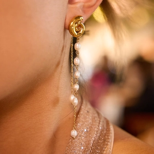 Elegant 18k gold stainless steel long fringe earrings with dangling white pearls for women