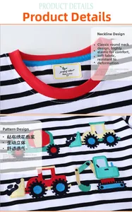 Dettaglio macro di maglia a righe per bambini con ricamo camion e scollo rosso a coste