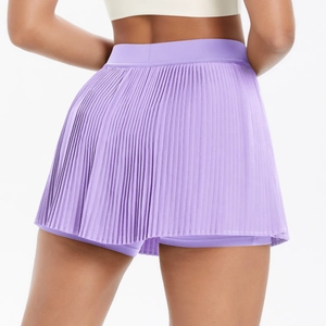 Vue arrière de la jupe-short de sport plissée lavande à taille haute avec doublure