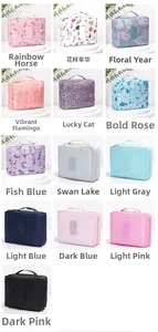 Collection de grandes trousses de toilette étanches pour voyage avec divers motifs et coloris