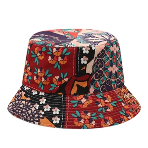 Cappello bucket patchwork retrò con stampe floreali e protezione solare di moda