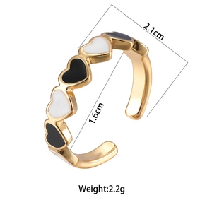 Detailed view of adjustable heart ring with size measurements and 2.2g weight info