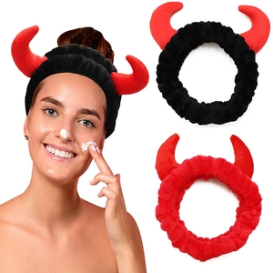 Bandeaux pelucheux cornes de diable rouge et noir pour soins du visage et maquillage