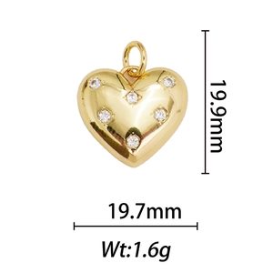 Détail du pendentif cœur plaqué or 18k avec zircon et dimensions 19,9mm par 19,7mm