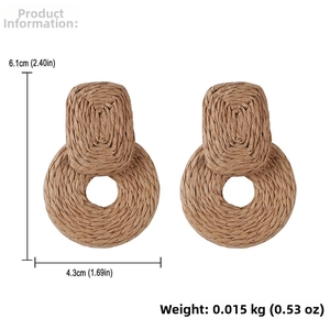 Detailed size chart of handmade raffia earrings with dimensions 6.1cm high and 4.3cm wide