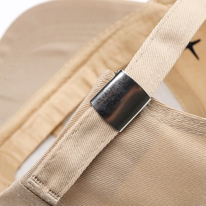 Adjustable back strap of khaki cotton baseball cap with metal buckle and star print