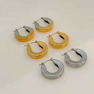 Retro 18k gold plated chunky C-hoop earrings in gold, silver and two-tone finishes