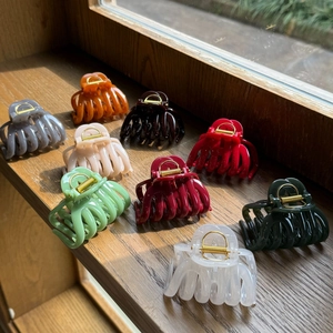 French Elegant Pumpkin Hair Claw Clip Large Glossy Resin Shark Clip Hair Accessories For Women Thick Hair