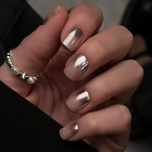 Silver Grey Chrome Gradient Press On Nails Short Square Round Metal Texture Elegant INS Style Full Cover False Nails