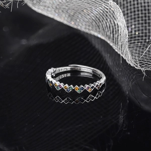 S925 sterling silver rainbow zircon heart ring with adjustable wavy vintage design
