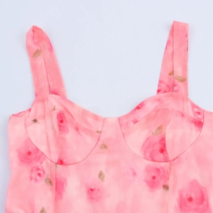 Abito in chiffon rosa da donna con scollo a cuore e delicato motivo floreale di rose
