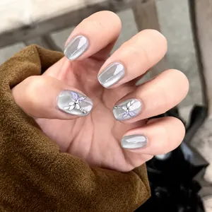 30 Stück Traumhafte Lila Schmetterling 3D Katzenauge Künstliche Nägel Mit Strass Glitzer Kurze Sargform Fake Nails Für Damen