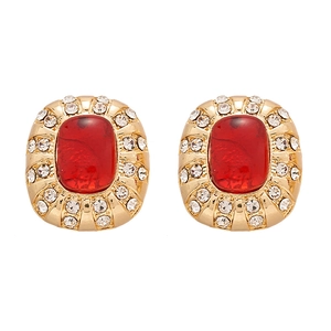 Boucles d'oreilles vintage style palais avec résine rouge et cristaux étincelants