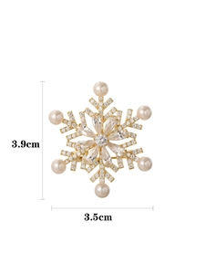 Detailed size view of snowflake brooch showing 3.9cm height and 3.5cm width dimensions