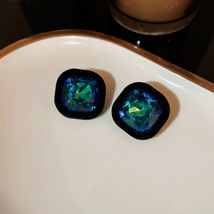Boucles d'oreilles vintage carrées bleu paon avec bordure en velours noir et cristaux