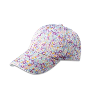 Detail of the high-quality floral print fabric on the classic six-panel baseball cap