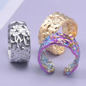 Adjustable 304 stainless steel open rings with hammer texture in gold, silver, and rainbow