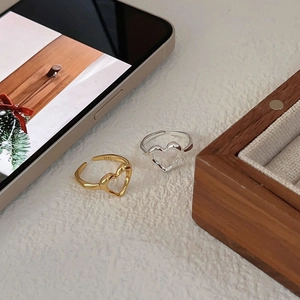 Minimalist S925 sterling silver hollow heart open rings in gold and silver finishes
