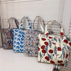 Vintage floral cotton tote bags with zipper closure in four assorted colorful prints