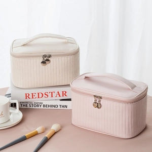 Cosmetic Bag PU Leather Large Capacity Makeup Organizer Portable Travel Toiletry Pouch Quilted Stripe Top Handle Waterproof