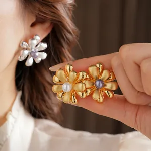 Elegant 18k gold plated flower stud earrings with center pearls in gold and silver