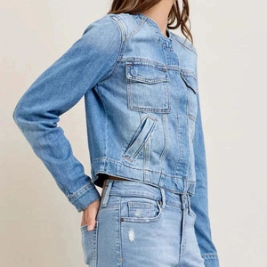 Slim fit retro denim jacket with multi-pocket design and long sleeves in light blue wash