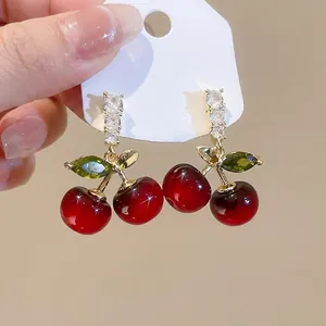 Boucles Doreilles Puces Cerise Résine Rouge Zircon Feuille Avec Tige En Argent Sterling 925 Style Élégant Femmes