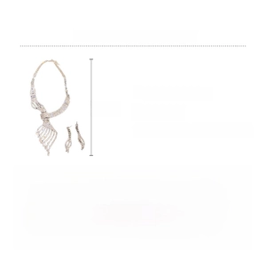 Detailed size specifications and weight for the leaf-shaped rhinestone necklace set