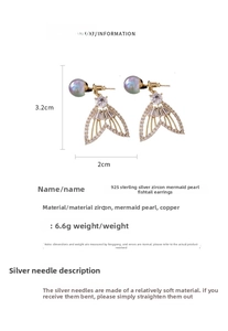 Détail de boucles d'oreilles sirène en perles avec mesures 3,2 cm de haut et 2 cm large