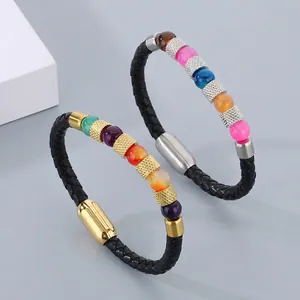 Bracciale da uomo in pelle intrecciata con chiusura magnetica e perline chakra colorate