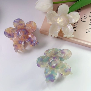 Floral acetate hair claws in gradient purple and cream with elegant spring flower design