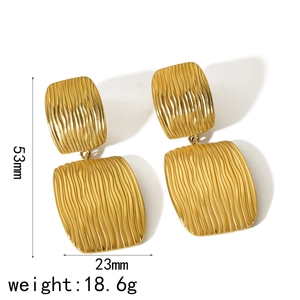 Boucles d'oreilles pendantes rectangulaires ondulées en acier doré, longueur 53mm