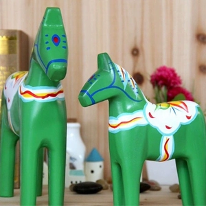 Nordic style green painted Dala Horse set for home decor and living room shelves